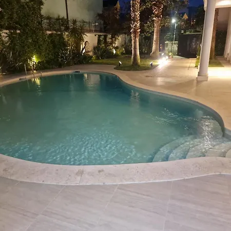 ヴィラ Luxury Helena In With Private Pool *