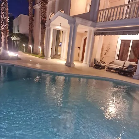 ヴィラ Luxury Helena In With Private Pool